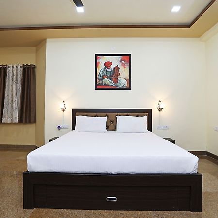 Oyo 9428 Hill View Room Goverdhan Vilas 우다이푸르 외부 사진